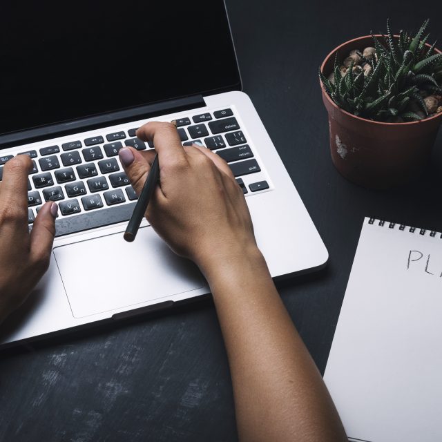 Concept de bloc-notes et d'ordinateur portable