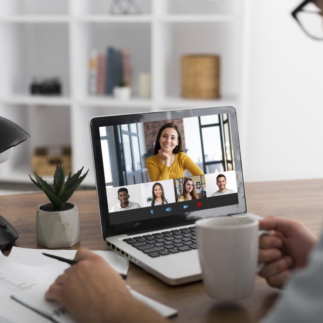 Réunion d'équipe en conférence en ligne